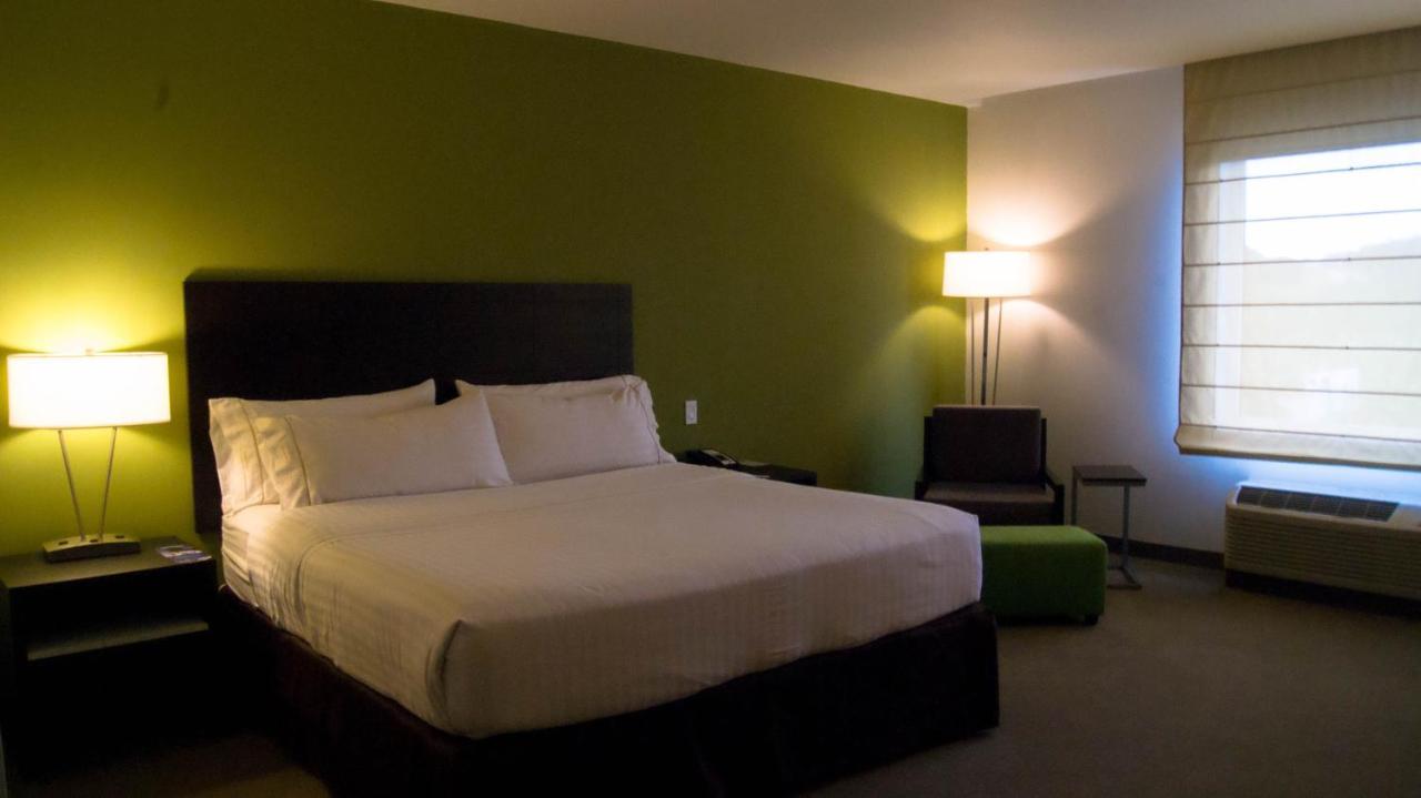 Holiday Inn Express Managua By Ihg Exterior photo