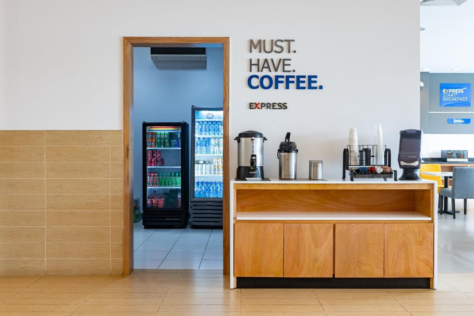 Holiday Inn Express Managua By Ihg Exterior photo
